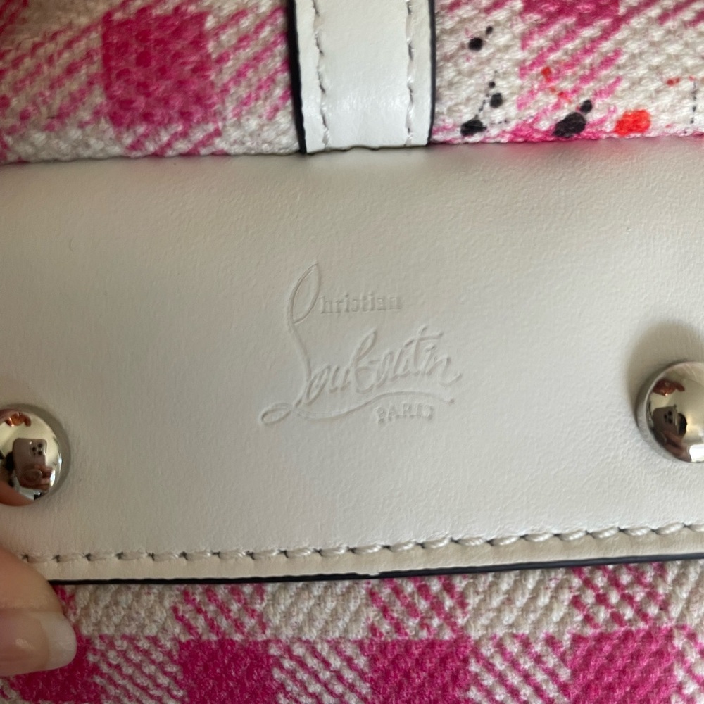 Christian Louboutin
Frangibus Viva Vichy Small With Love Graffiti Toile Tote Bag - Picture 11 of 13